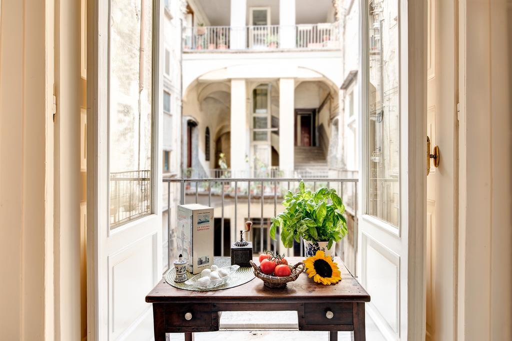 Arthouse Lady Marys Tribunali Luxury Suite Napoli Bagian luar foto