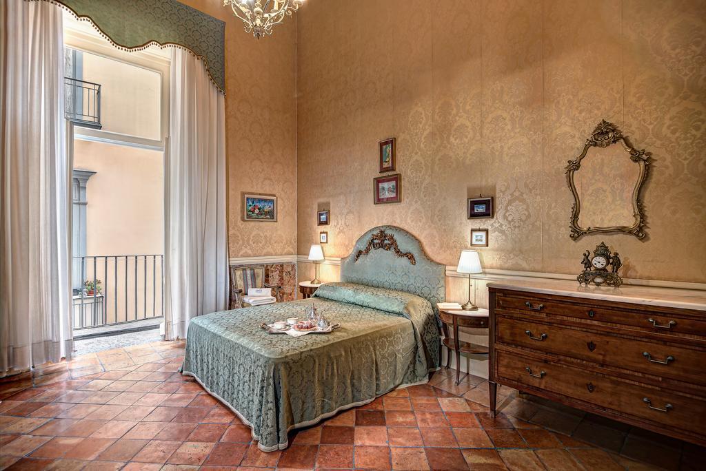 Arthouse Lady Marys Tribunali Luxury Suite Napoli Bagian luar foto