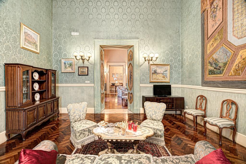 Arthouse Lady Marys Tribunali Luxury Suite Napoli Bagian luar foto